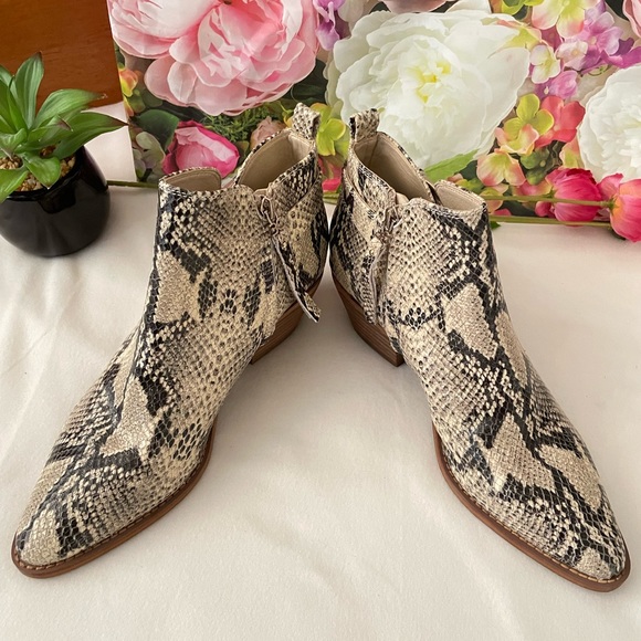 Sam Edelman Woman Neena Leather Snake Print Ankle Bootie Size; 8.5 - Picture 2 of 6